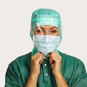 Étape 7 de l'application du masque chirurgical avec visière 